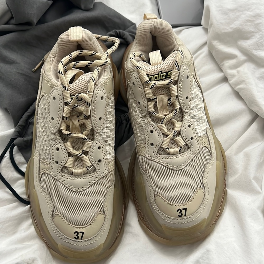 Balenciaga triple s